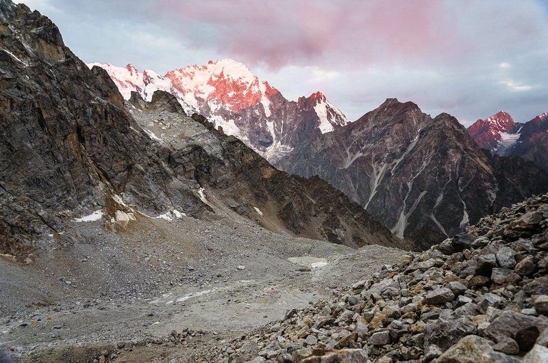 горы, рассвет, кавказ Рассветные лучи рисуют красным.photo preview