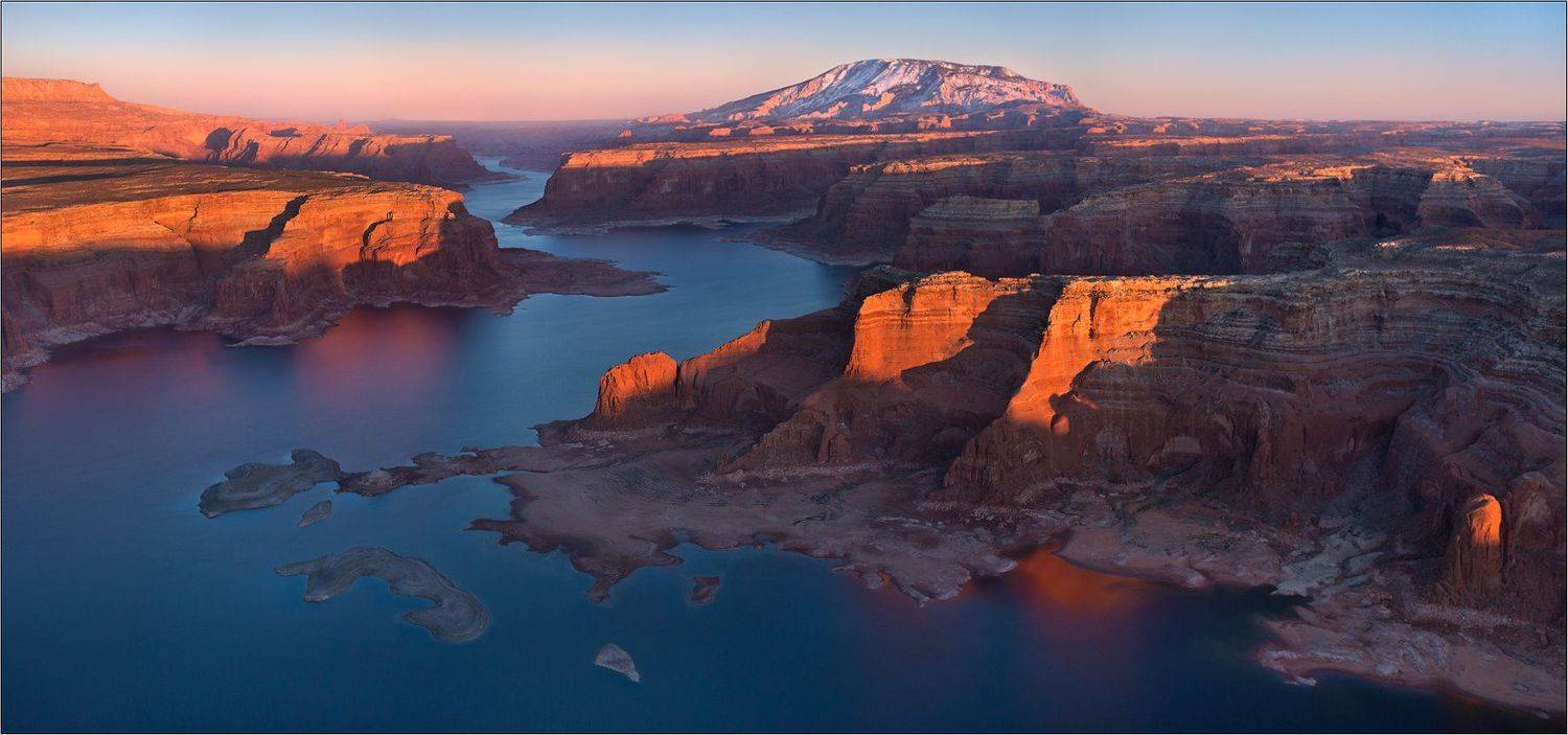 ...пролетая над озером Пауэлл.... Автор: izh Diletant (Валерий Щербина) lake, powell, aerophoto, , thepictureform., izh Diletant (Валерий Щербина)