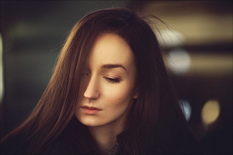 girl, portrait, yellow, gold, bokeh sunnyphoto preview