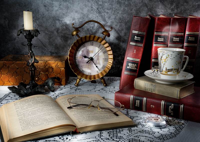 Книжный натюрморт фото превью