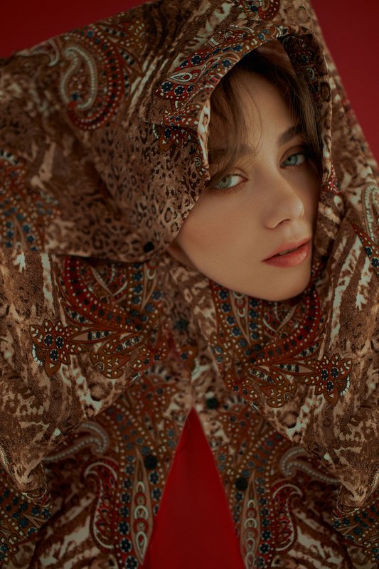 портрет, girl, portraiture, indoor, red, ламповый, retouch, ретушь, цвет, cinematic,цветок, тёплый, fineart, beauty, sweet, warm, light Liza photo preview