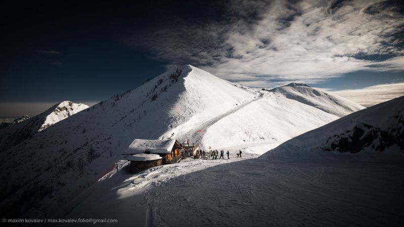 Europe, Italy, cloud, house, mountain, nature, peak, sky, snow, triangle, Европа, Италия, вершина, гора, дом, домик, небо, облако, природа, снег, солнечно, треугольник Треугольники / Trianglesphoto preview