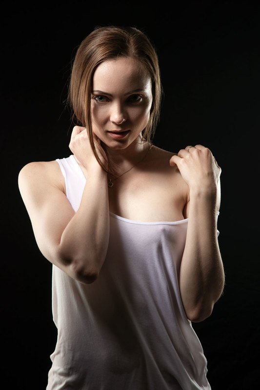 People, One Person, Portrait, Female, Studio Shot, Beautiful Woman, Beauty, Young Woman, Adult, One Adult Only, Woman, One Young Woman Only, One Woman Only, Young Adult, One Young Adult Only, Looking At Camera, Standing, Front View, Indoors, Sensuality, Катяphoto preview