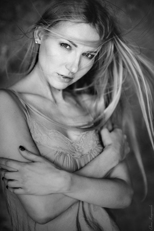 женский портрет, девушка, чб photo preview