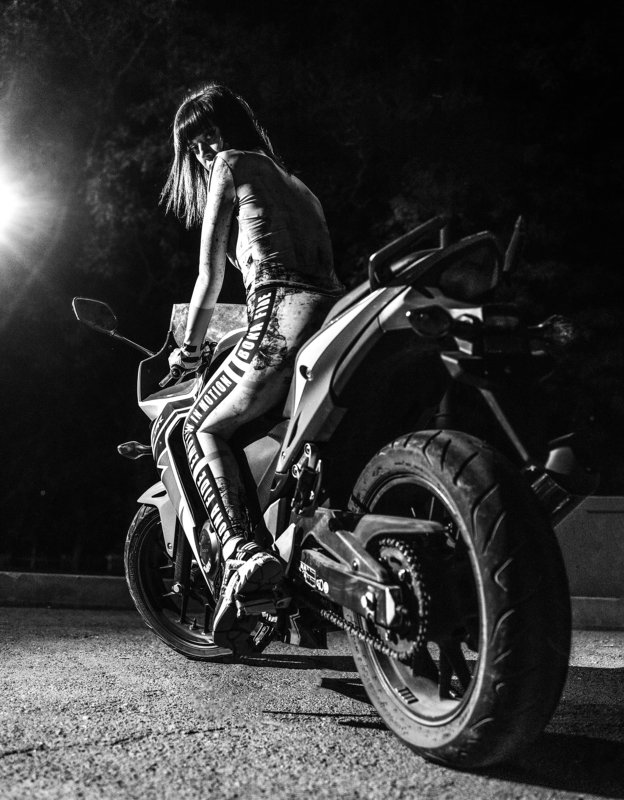 Black Motogirlphoto preview
