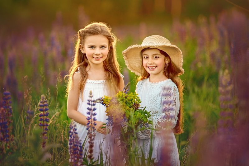 летняя фотосессия, люпиновое поле, люпины, детская фотосессия, детская фотография, children photography, kid, children, child, childhood, детство, детский портрет, дети, детство, children, children portrait, children portraits, kid, дети модели Лиза и Изабеллаphoto preview