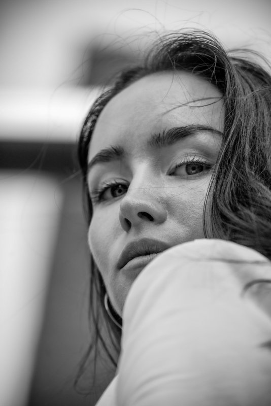 женский портрет,стрит,красивая девушка Екатеринаphoto preview