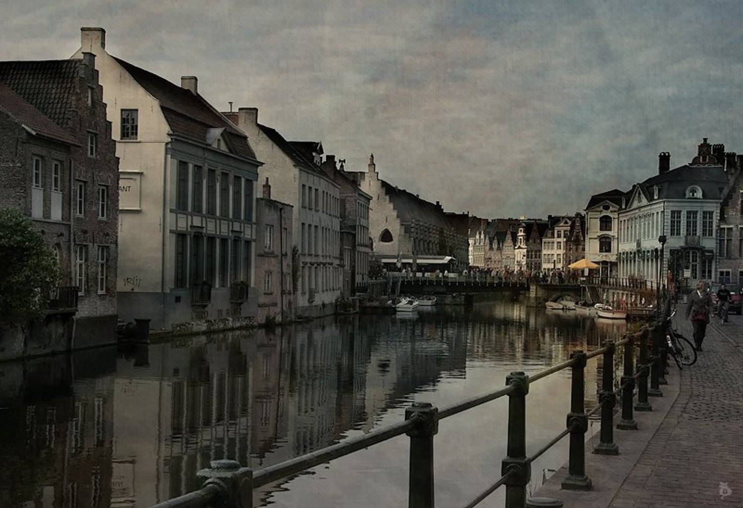 Гент. Акварельная. Автор: Darn Cat бельгия, гент, город, канал, люди, акварель, Darn Cat