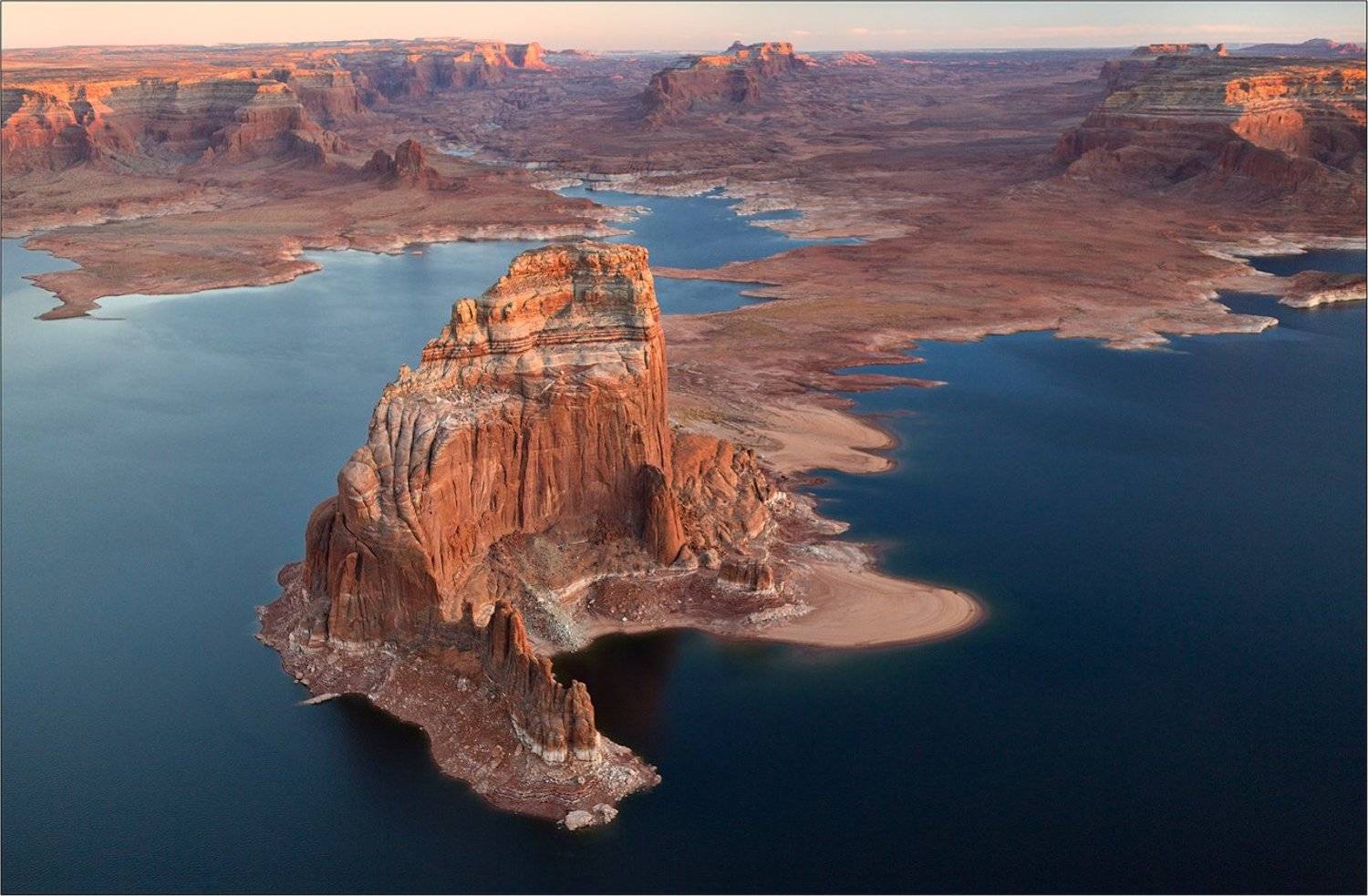 каменные замки озера Пауэлл. Автор: izh Diletant (Валерий Щербина) lake, , , powell, , , aerophoto, , , thepictureform., izh Diletant (Валерий Щербина)