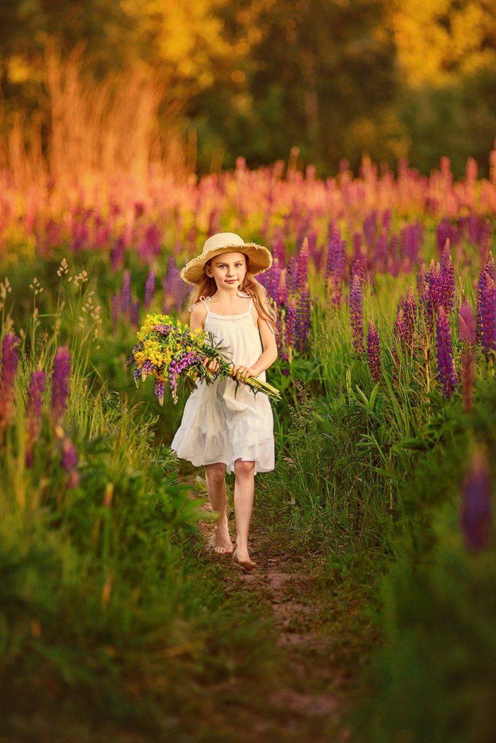 Лиза. Автор: Шулина Ольга летняя фотосессия, люпиновое поле, люпины, детская фотосессия, детская фотография, kid, children, child, childhood, детство, children photography, детский портрет, дети, детство, children, childhood, children. portrait, дети модели, дети модели москва, Шулина Ольга