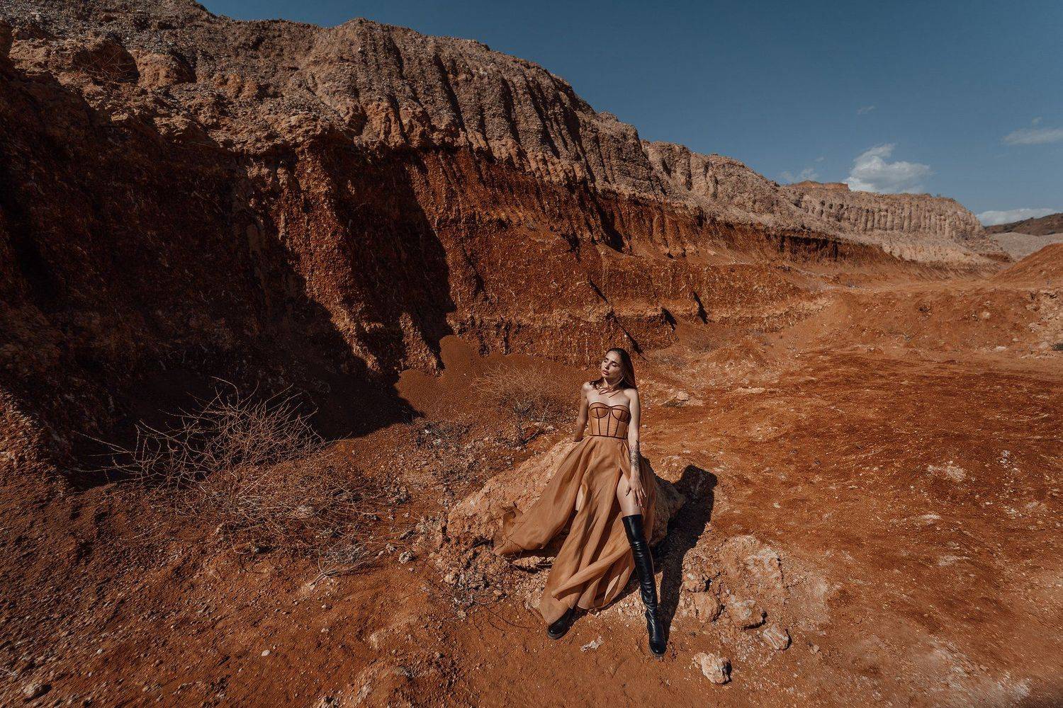 Полина. Автор: Николай Новиков крым, марс, немецкая балка, севастополь, красный, Николай Новиков