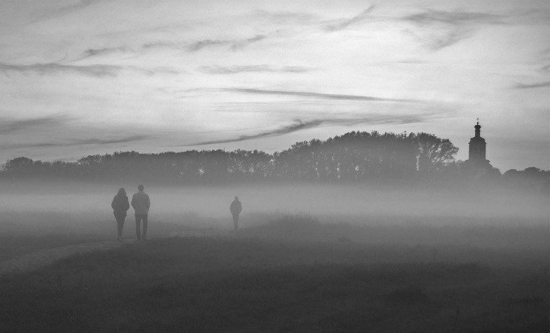 ч/б, люди, улица, свет, тень, дорога photo preview