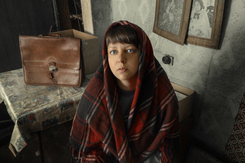 девушка, деревня, старый дом Татьянаphoto preview