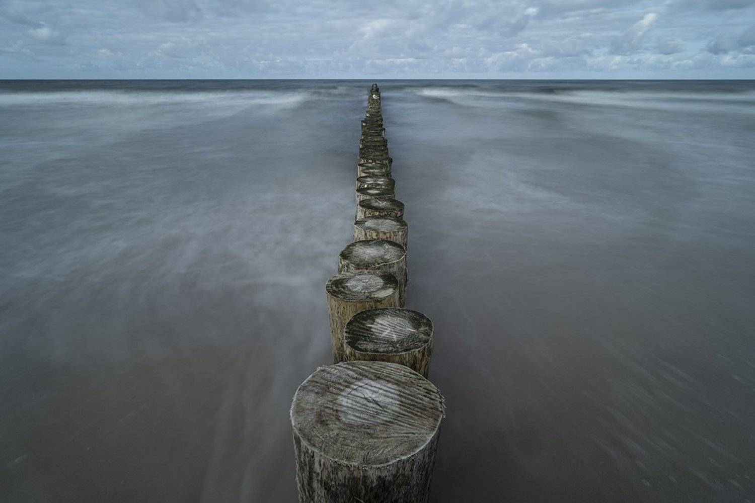 Resisting the Waves I. Автор: Ondřej Tichý breakwater, sea, sky, clouds, long exposure, Ondřej Tichý