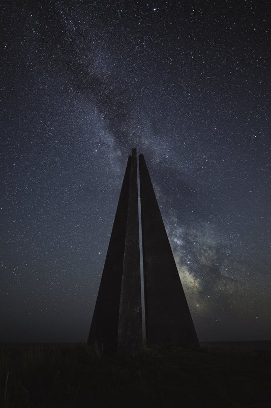 milky way, stars, monument, architecture, night, landscape, seascape, astrophotography Monument of Engineers racephoto preview