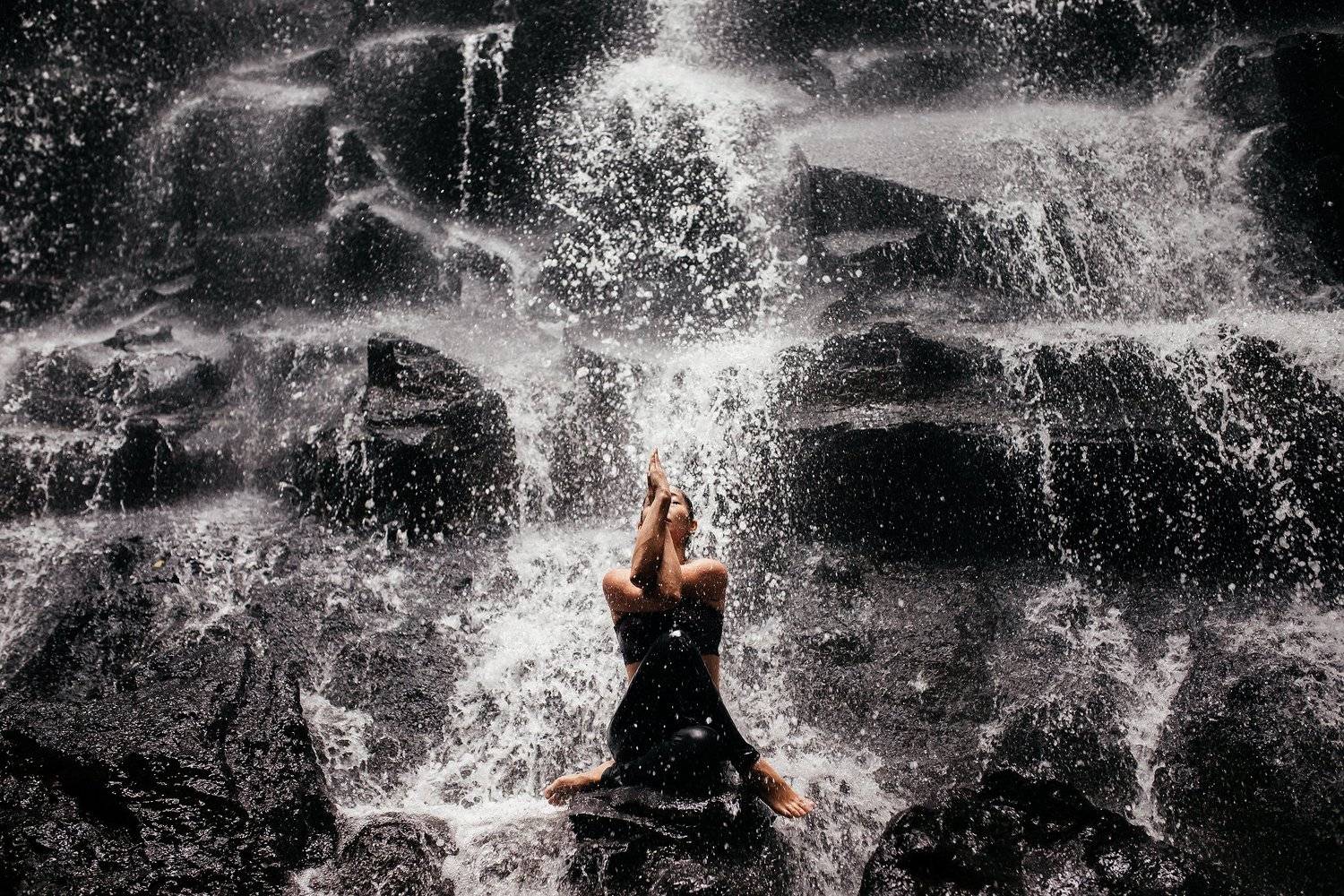 вода. Автор: Роман Дегтярев йога водопад бали джунгли yoga waterfall jungle Bali Ubud, Роман Дегтярев