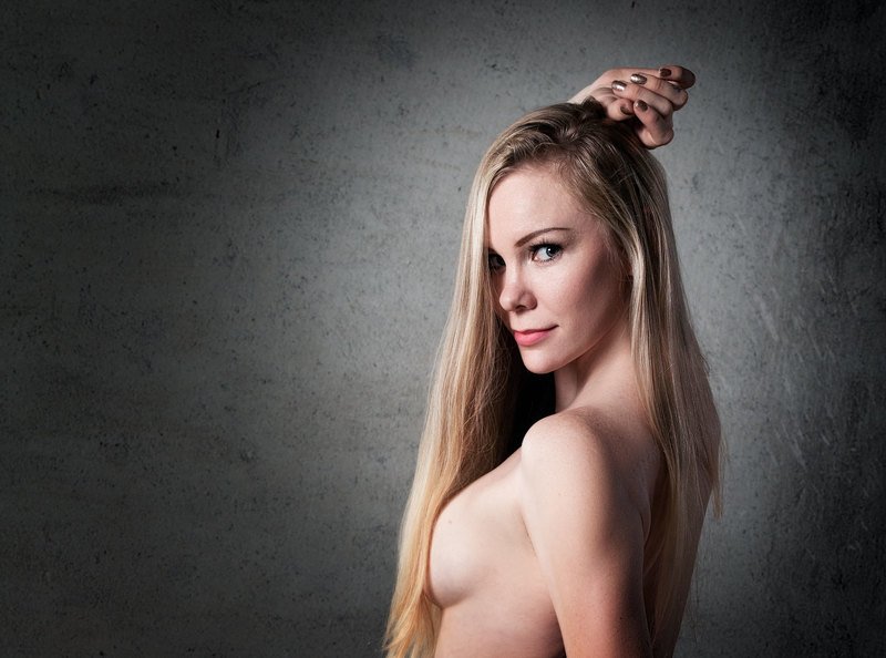 Portrait, Beautiful Woman, Beauty, Studio Shot, Looking At Camera, One Person, Young Adult, People, Sensuality, One Young Adult Only, Adult, One Adult Only, Young Woman, Female, One Woman Only, Blonde, Аннаphoto preview