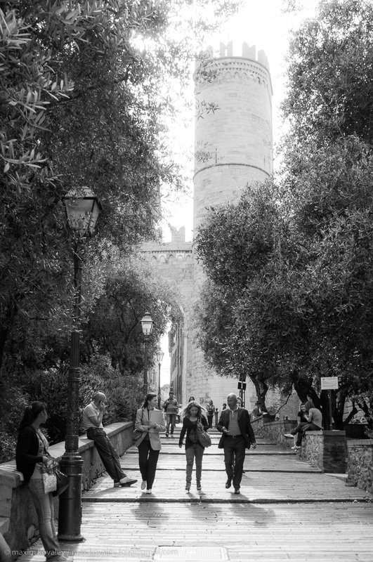 europe, genoa, genova, italy, architecture, city, gate, summer, генуя, европа, италия, архитектура, ворота, город, лето, porta soprana Лето в Генуе / Summer in Genoaphoto preview