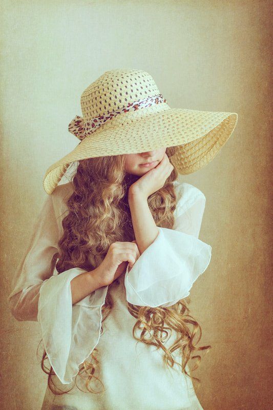 people, portrait, child, children, girl Шляпкаphoto preview