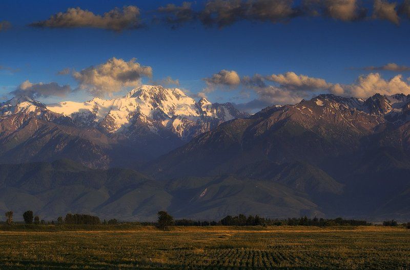 горы, казахстан, закат, алматы, алма-ата, талгар Пик Талгар, высшая точка Заилийского Алатауphoto preview