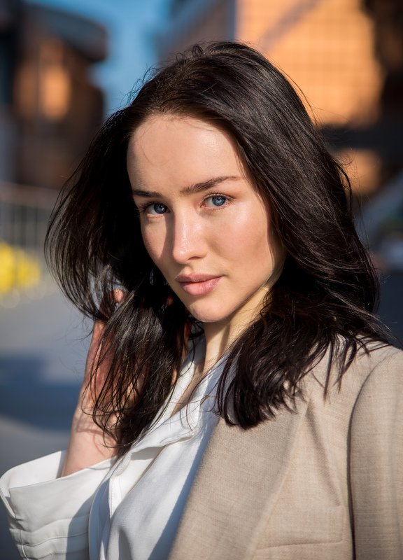 женский портрет,стрит,красивая девушка Екатеринаphoto preview
