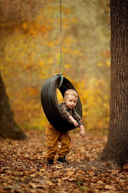семейная фотография, детская фотография, теплые кадры, огненные фото, теплые фото, обучение фотографии, портрет, красивые фотографии, постановочные фотографии, художественные фотографии, Валерия Мороз, фотохудожник, красивые портреты, дети, семьи,  Осень в лесуphoto preview