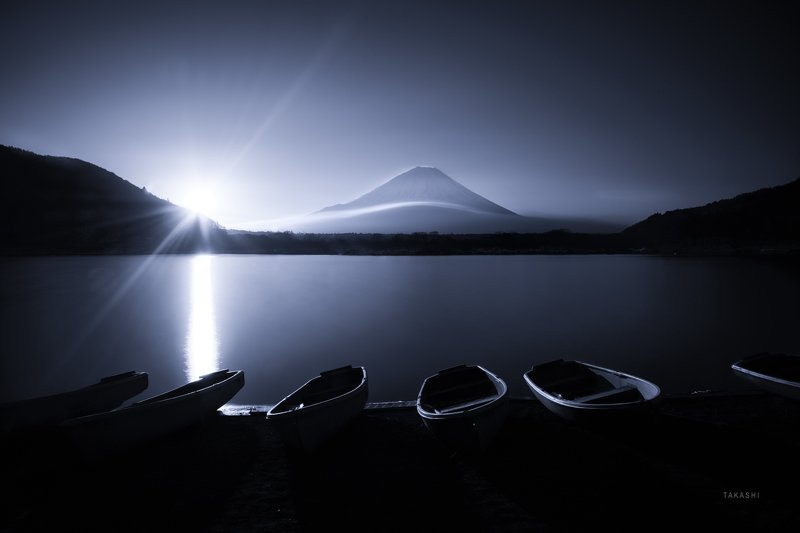 Fuji,Japan,mountain,cloud,lake,water,sunrise,sunshine Sunshine on boatsphoto preview