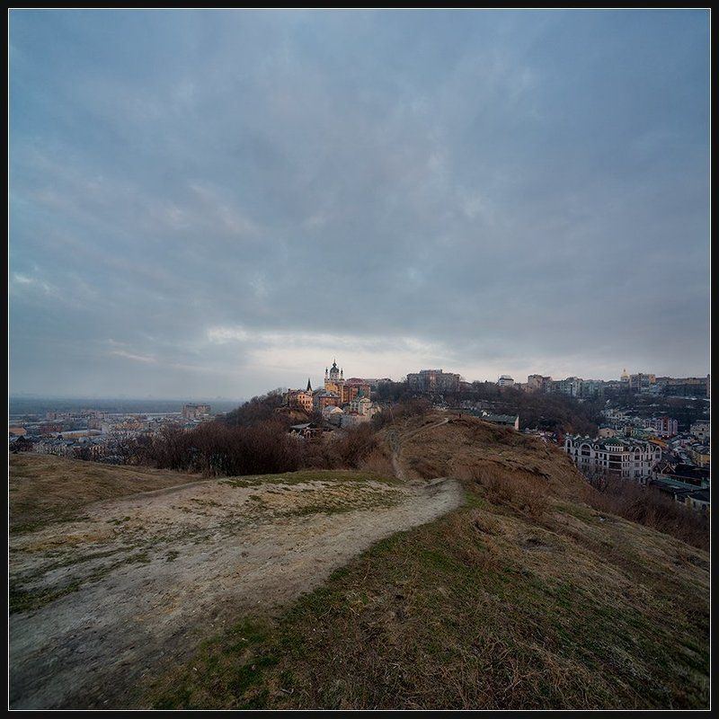 Вид на Андреевский спуск со Щекавицы.photo preview