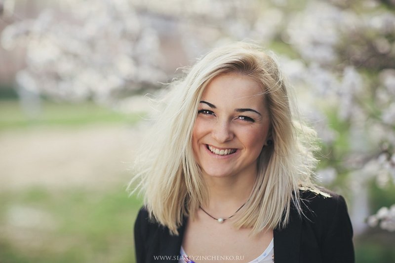 Light Girlphoto preview