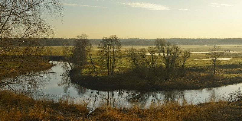 течет рекаphoto preview