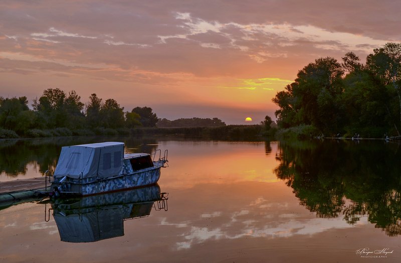 октябрь, рассвет, восход, река, отражения Томное утроphoto preview
