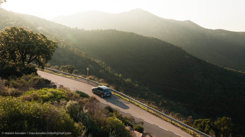 europe, spain, car, morning, mountain, nature, ray, road, transport, европа, испания, автомобиль, гора, дорога, луч, природа, солнечно, транспорт, утро, шоссе Привал / Halt on the wayphoto preview