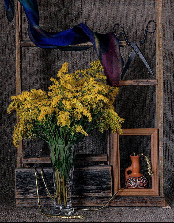 ***. Автор: Ольга Новикова полка,бокал,цветы,ножницы,платок,шнур, Ольга Новикова