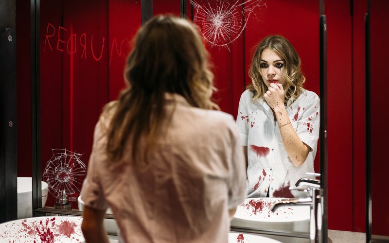 girl,beauty,creepy,halloween,horror,red,mirror,bathroom Paint me redphoto preview