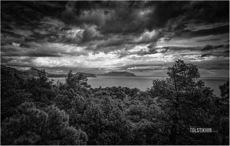 before a thunderstormphoto preview