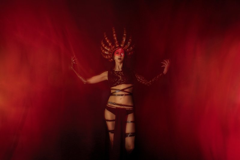 Демонессаphoto preview