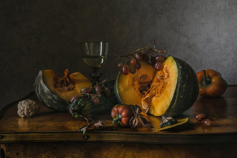 натюрморт, стекло, бокал, рёмер, тыква, перец, виноград Тыквенный деньphoto preview