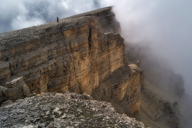 кавказ, горы, соухаузкая В облаках у обрываphoto preview