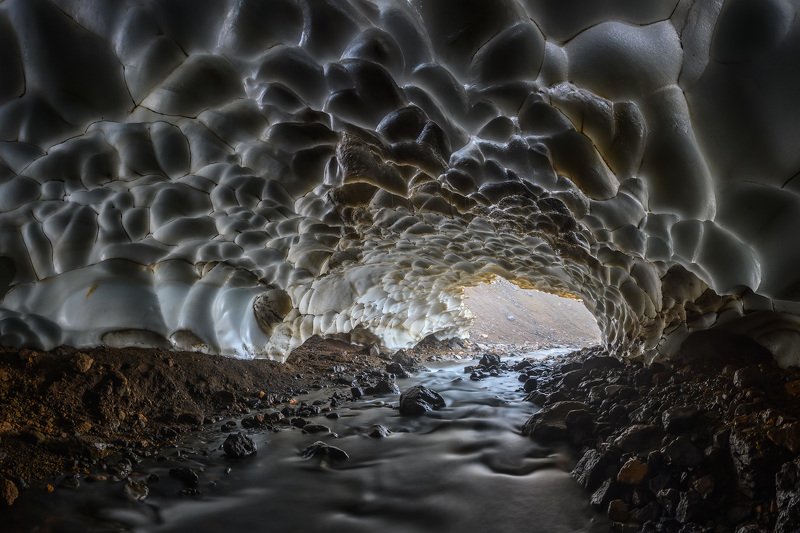 камчатка, пейзаж, природа, россия, дальний восток, снег, ручей, пещера, панорама, длинная выдержка, kamchatka, landscape, nature, russia, far east, snow, stream, cave, panorama, long exposure, hdr Снежный тоннельphoto preview