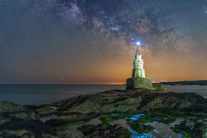 маяк в городе Ахтополphoto preview