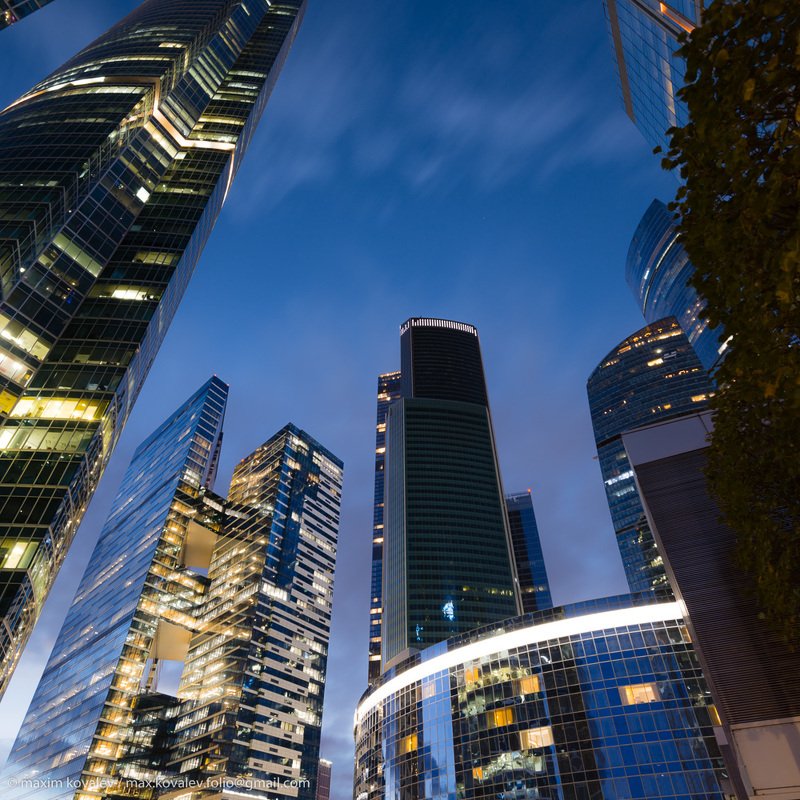 europe, moscou, moscow, russia, architecture, autumn, building, city, evening, gloaming, sky-scraper, twilight, европа, москва, москва-сити, россия, архитектура, вечер, город, здание, небоскрёб, осень, сити, сумерки Подпирая шаткий свод небес..(3) / propping up the sky.. (3)photo preview