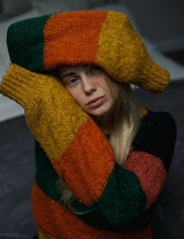 portrait, портрет, girl, brunette, portraiture, indoor, девушка, молодость,июль, ламповый, retouch, ретушь, цвет, cinematic,цветок, свитер, акварель, тёплый, fineart, beauty Immersionphoto preview