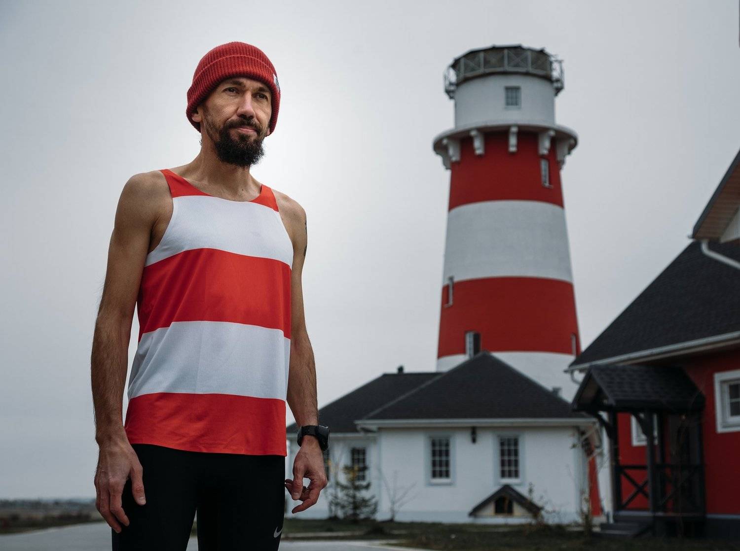 Lighthouse family. Автор: Алексей Гусев lighthouse,маяк,man,runner,outdoor,sport,shore,sea,gri, Алексей Гусев