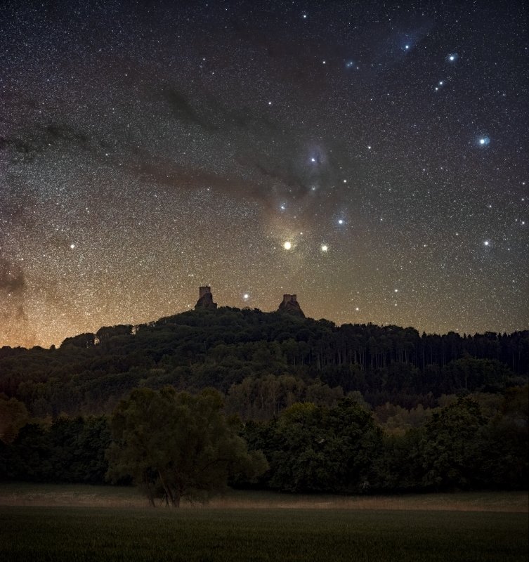 milkyway, bohemian paradise, czechia, night photo, nightscape, galaxy,stars, trosky, castle Galaxy over the castle..photo preview