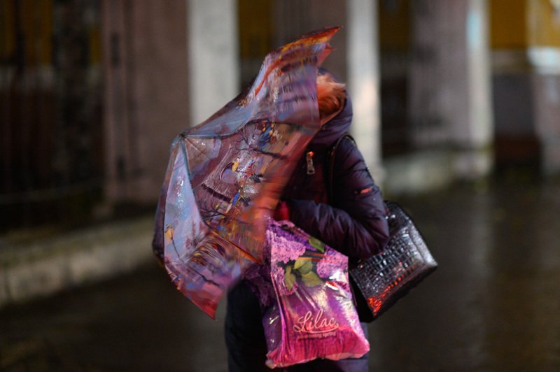 уличная фотография, streetphotography, северодвинск, осень, Дождливым октябрьским вечеромphoto preview