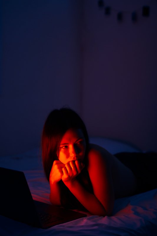 red, person, light Redphoto preview