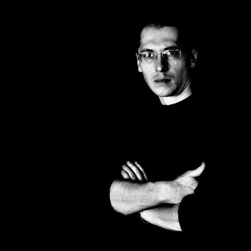 автор Paint it blackphoto preview