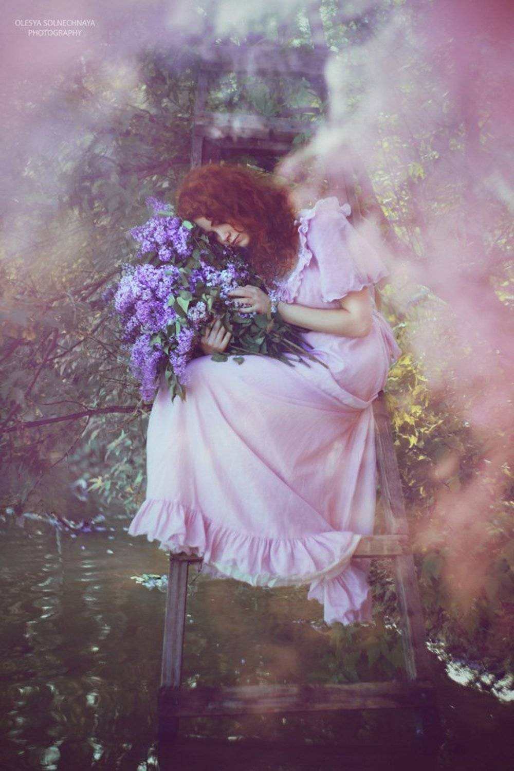 время расцветать. Автор: Олеся Солнечная дым, сирень, фея, лестница, вода, пруд, розовый, сон, Олеся Солнечная