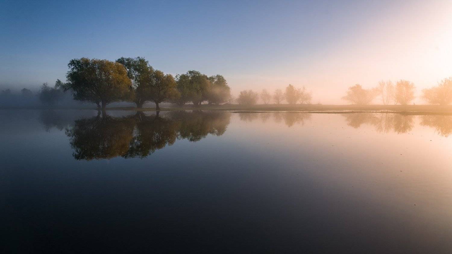 Как начинается день.... Автор: Пеккер Сергей астрахань, утро, река, вода,зеркало,рассвет, Пеккер Сергей
