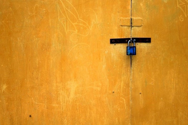 На замкеphoto preview